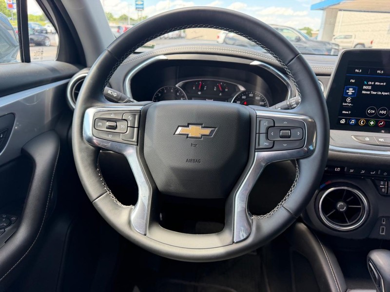 Chevrolet Blazer Vehicle Full-screen Gallery Image 12