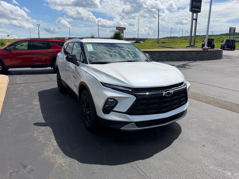 Chevrolet Blazer Vehicle Full-screen Gallery Image 04