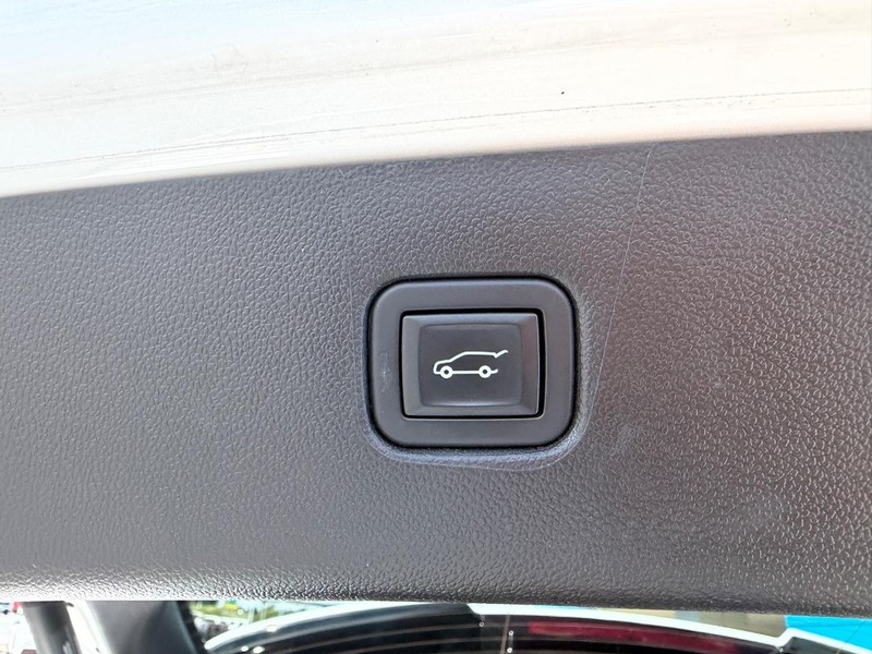Chevrolet Blazer Vehicle Full-screen Gallery Image 08