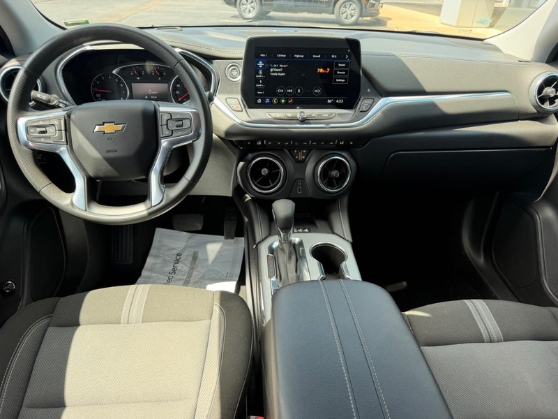 Chevrolet Blazer Vehicle Full-screen Gallery Image 11