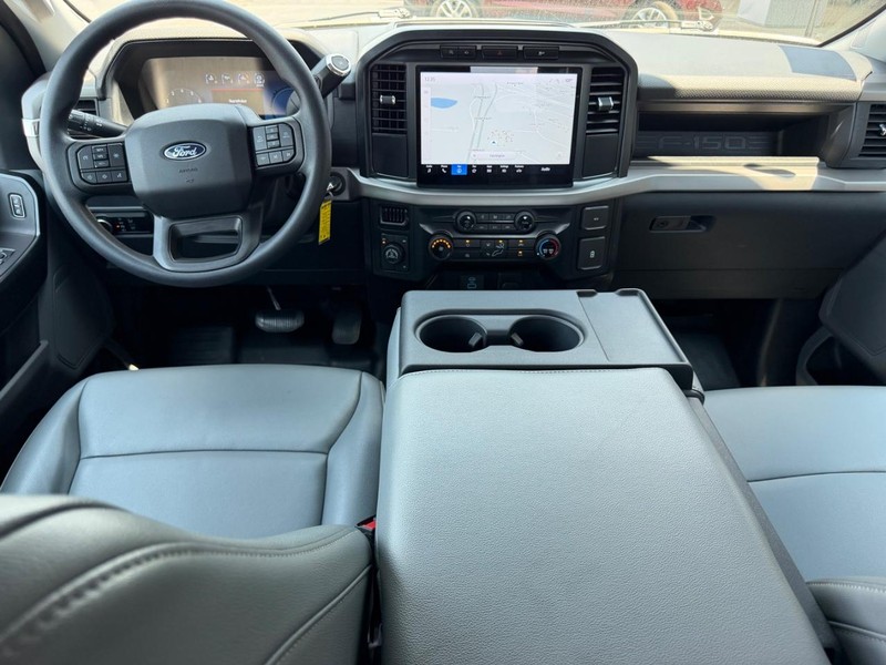 Ford F-150 Vehicle Full-screen Gallery Image 10