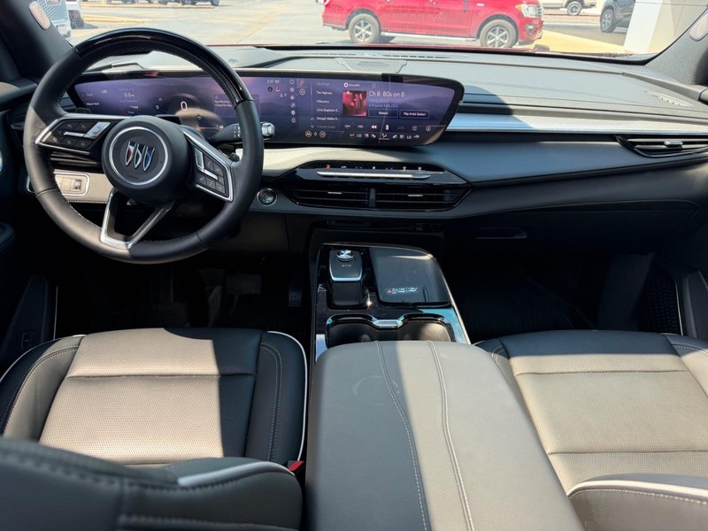 Buick Enclave Vehicle Full-screen Gallery Image 14