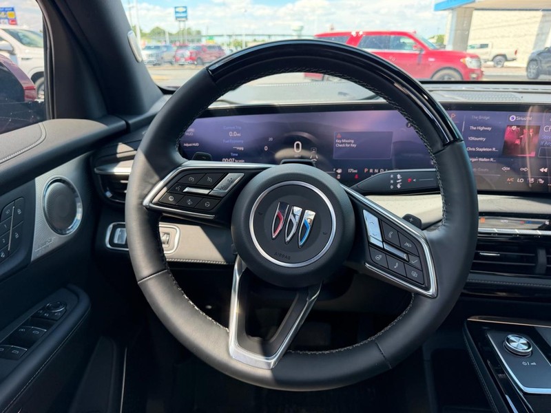 Buick Enclave Vehicle Full-screen Gallery Image 15