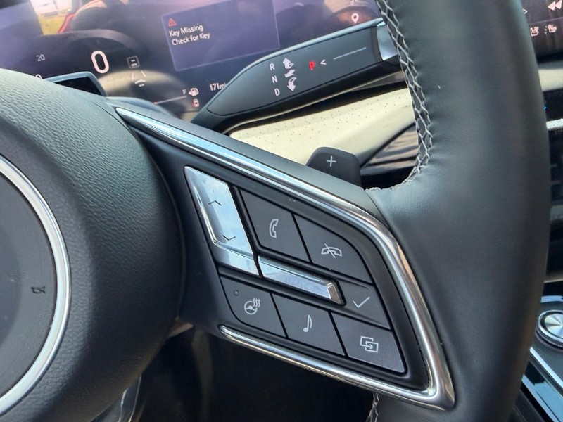Buick Enclave Vehicle Full-screen Gallery Image 17