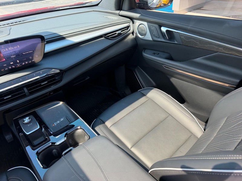 Buick Enclave Vehicle Full-screen Gallery Image 21