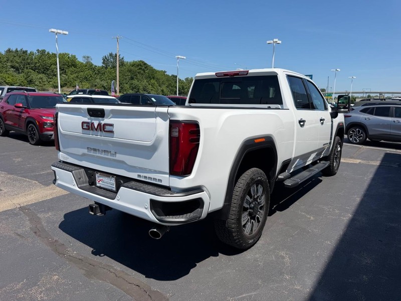 GMC Sierra 2500HD Vehicle Full-screen Gallery Image 05