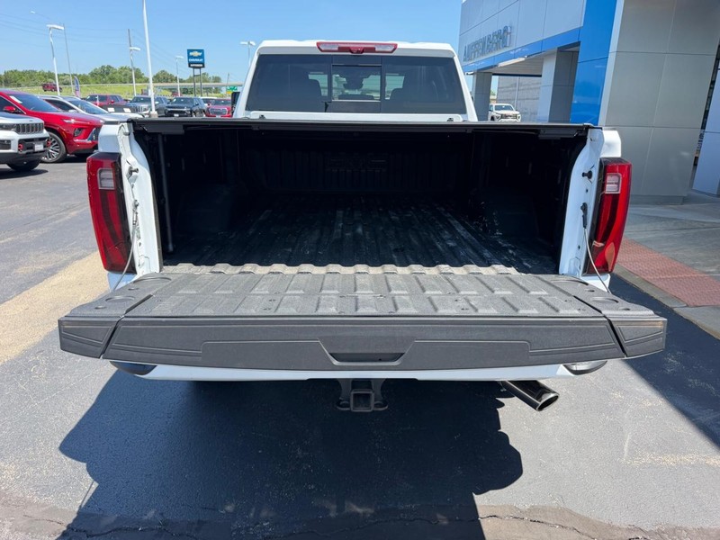 GMC Sierra 2500HD Vehicle Full-screen Gallery Image 07