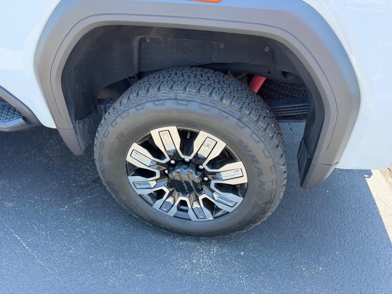 GMC Sierra 2500HD Vehicle Full-screen Gallery Image 08