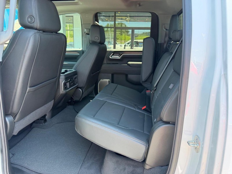 GMC Sierra 2500HD Vehicle Full-screen Gallery Image 09