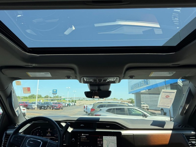 GMC Sierra 2500HD Vehicle Full-screen Gallery Image 10