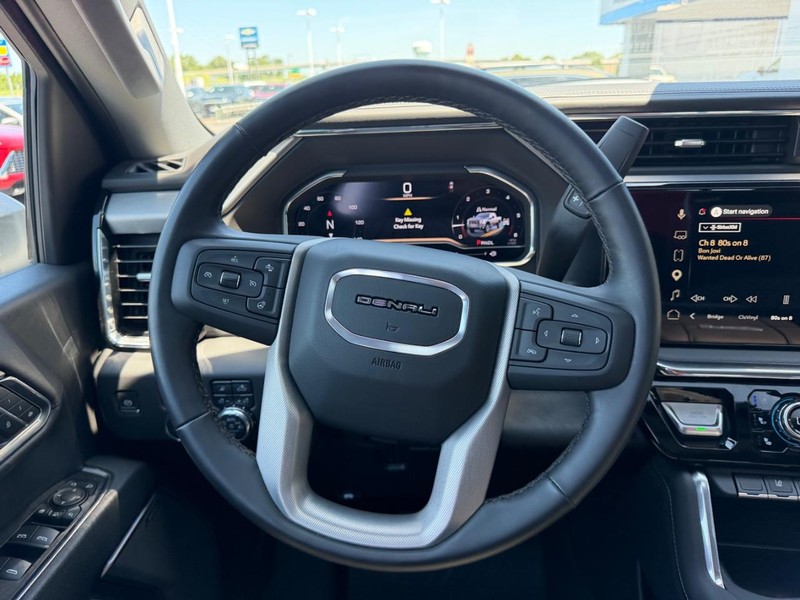 GMC Sierra 2500HD Vehicle Full-screen Gallery Image 12