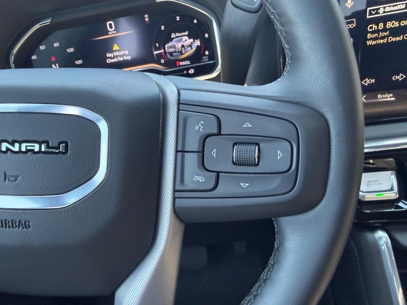 GMC Sierra 2500HD Vehicle Full-screen Gallery Image 14