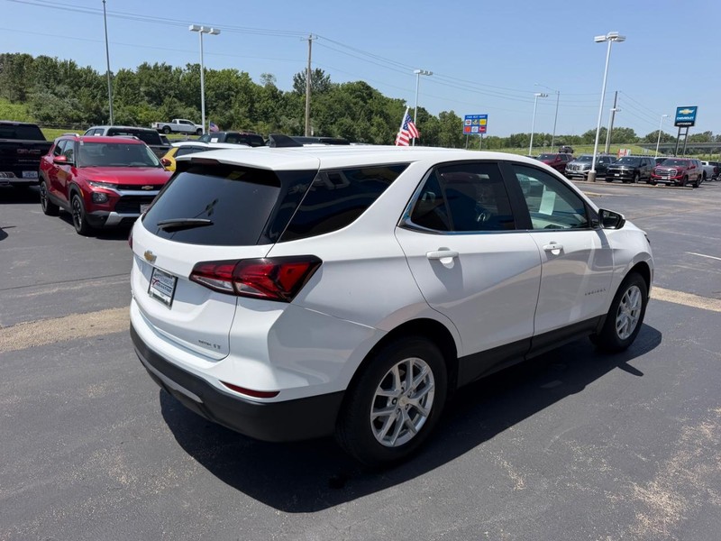 Chevrolet Equinox Vehicle Full-screen Gallery Image 05