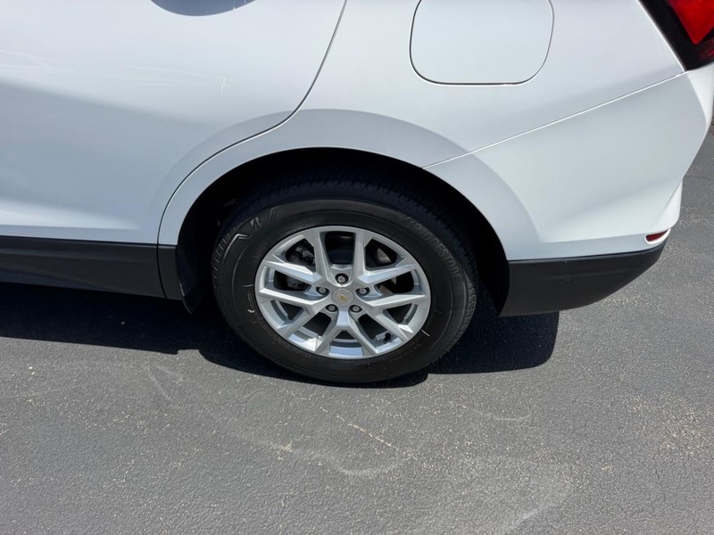 Chevrolet Equinox Vehicle Full-screen Gallery Image 08