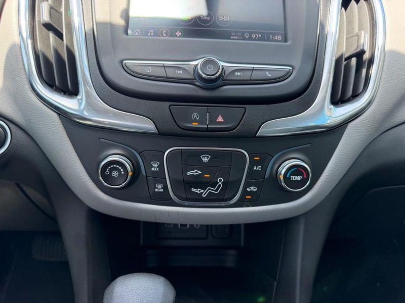 Chevrolet Equinox Vehicle Full-screen Gallery Image 15