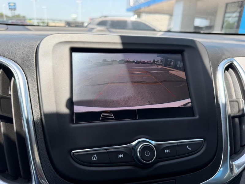 Chevrolet Equinox Vehicle Full-screen Gallery Image 21