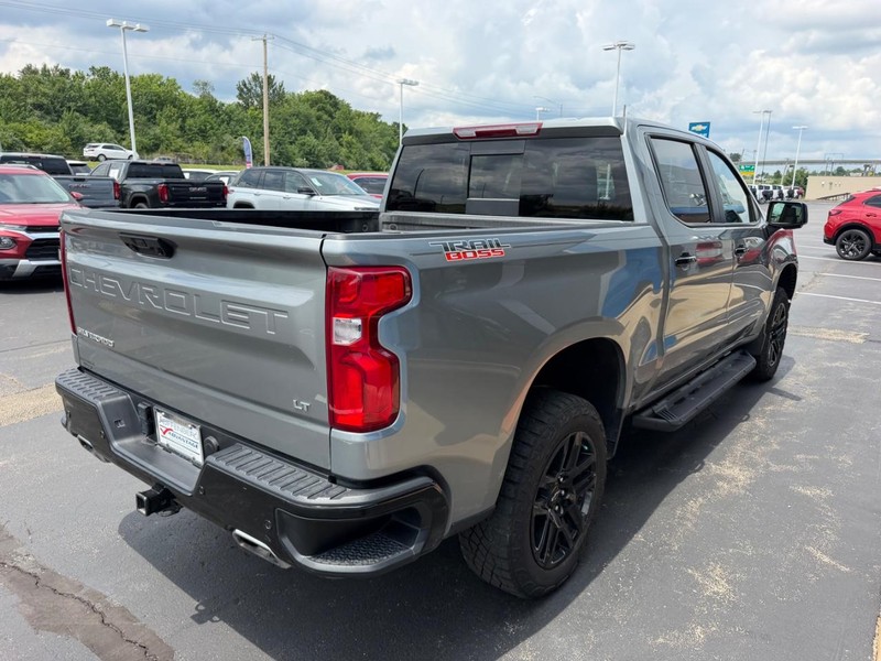 Chevrolet Silverado 1500 Vehicle Full-screen Gallery Image 05