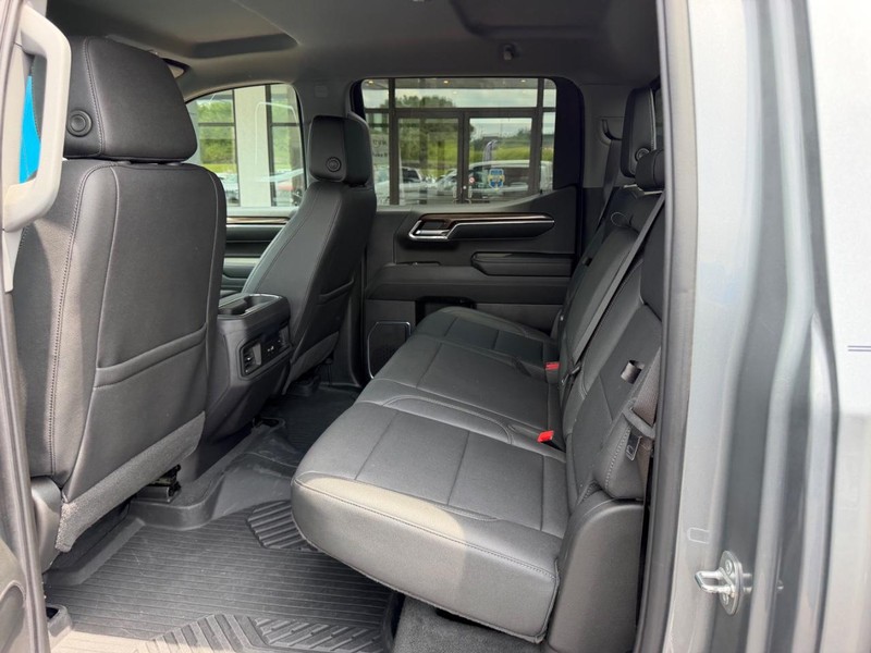 Chevrolet Silverado 1500 Vehicle Full-screen Gallery Image 09