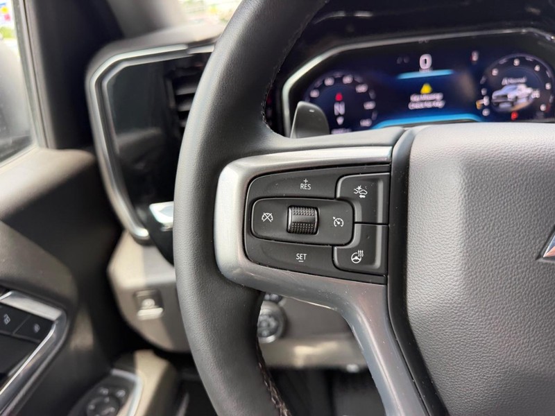 Chevrolet Silverado 1500 Vehicle Full-screen Gallery Image 12
