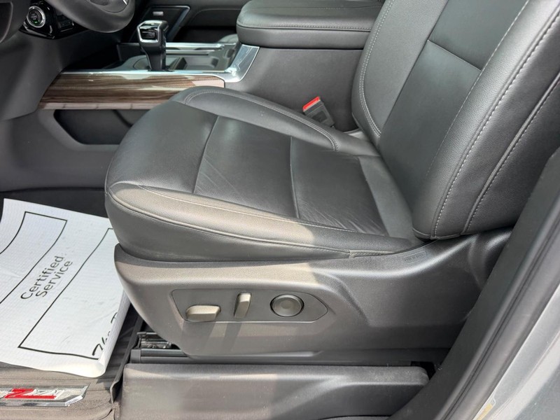 Chevrolet Silverado 1500 Vehicle Full-screen Gallery Image 19