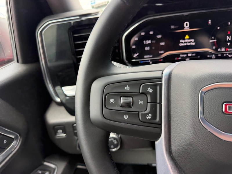 GMC Sierra 1500 Vehicle Full-screen Gallery Image 12