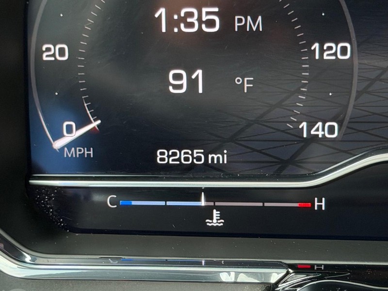 GMC Sierra 1500 Vehicle Full-screen Gallery Image 19