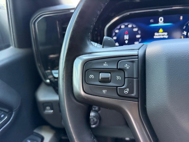 Chevrolet Silverado 1500 Vehicle Full-screen Gallery Image 12