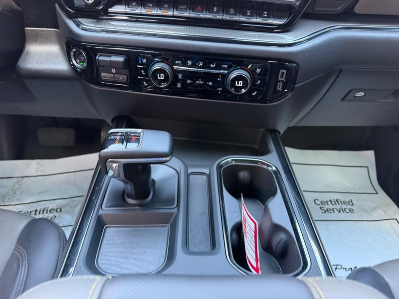 Chevrolet Silverado 1500 Vehicle Full-screen Gallery Image 16
