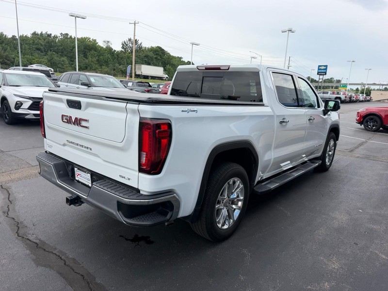 GMC Sierra 1500 Limited Vehicle Full-screen Gallery Image 05