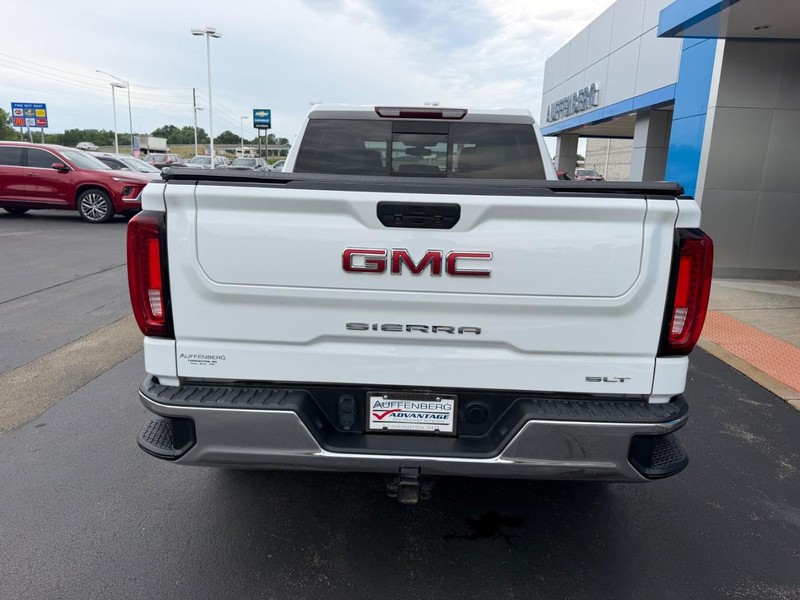 GMC Sierra 1500 Limited Vehicle Full-screen Gallery Image 06