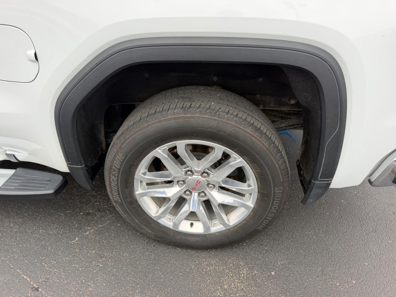 GMC Sierra 1500 Limited Vehicle Full-screen Gallery Image 08