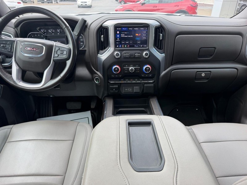 GMC Sierra 1500 Limited Vehicle Full-screen Gallery Image 11