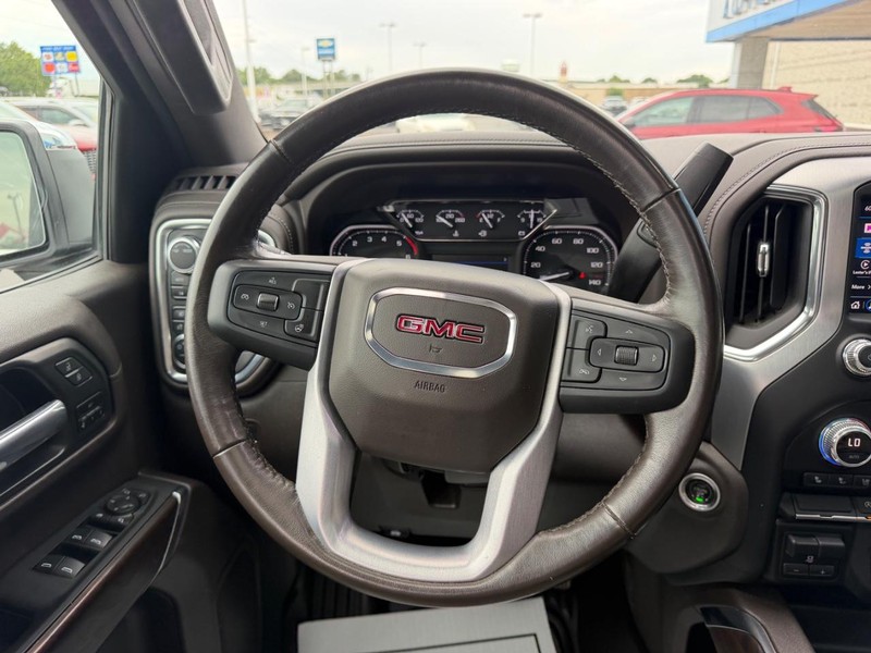 GMC Sierra 1500 Limited Vehicle Full-screen Gallery Image 12