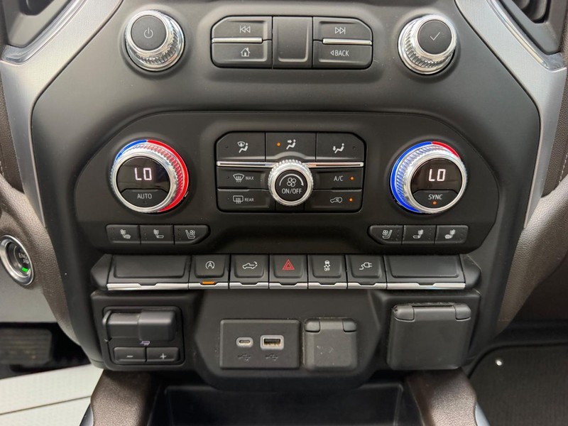 GMC Sierra 1500 Limited Vehicle Full-screen Gallery Image 16