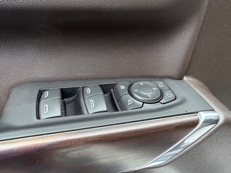 GMC Sierra 1500 Limited Vehicle Full-screen Gallery Image 18