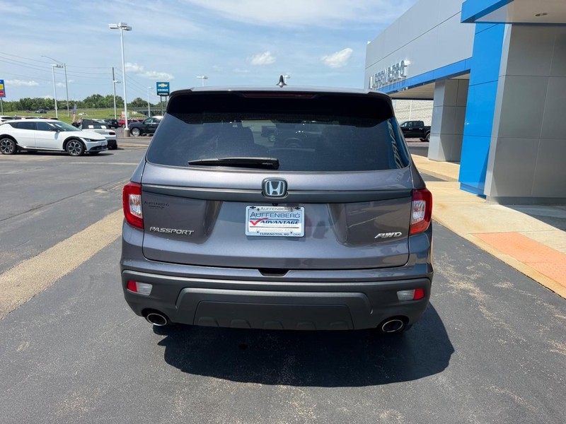 Honda Passport Vehicle Full-screen Gallery Image 06