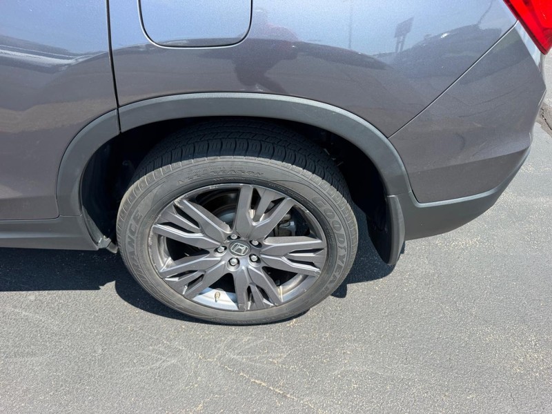 Honda Passport Vehicle Full-screen Gallery Image 09