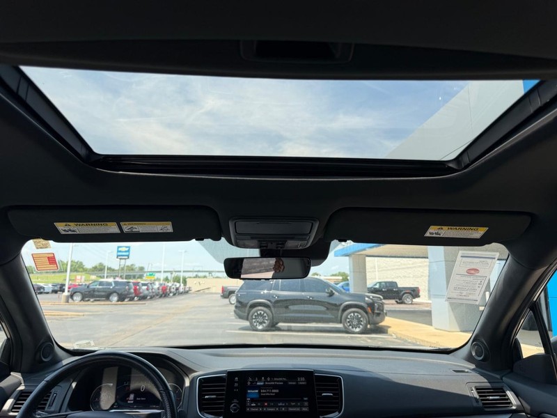 Honda Passport Vehicle Full-screen Gallery Image 11
