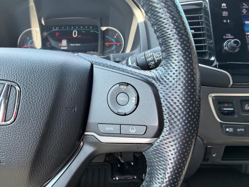 Honda Passport Vehicle Full-screen Gallery Image 15