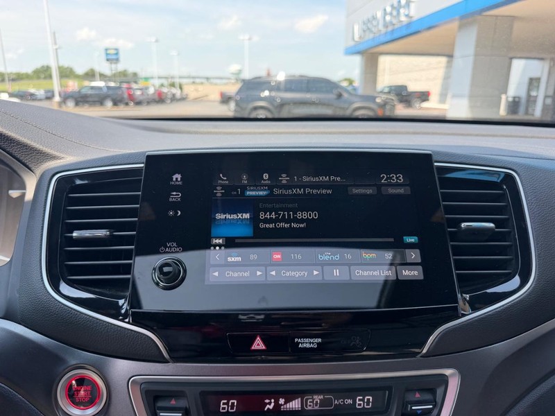 Honda Passport Vehicle Full-screen Gallery Image 16