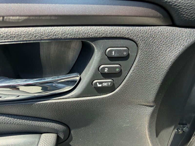 Honda Passport Vehicle Full-screen Gallery Image 21