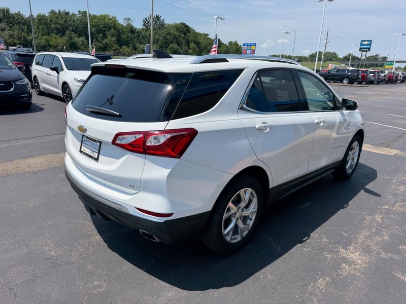 Chevrolet Equinox Vehicle Full-screen Gallery Image 05
