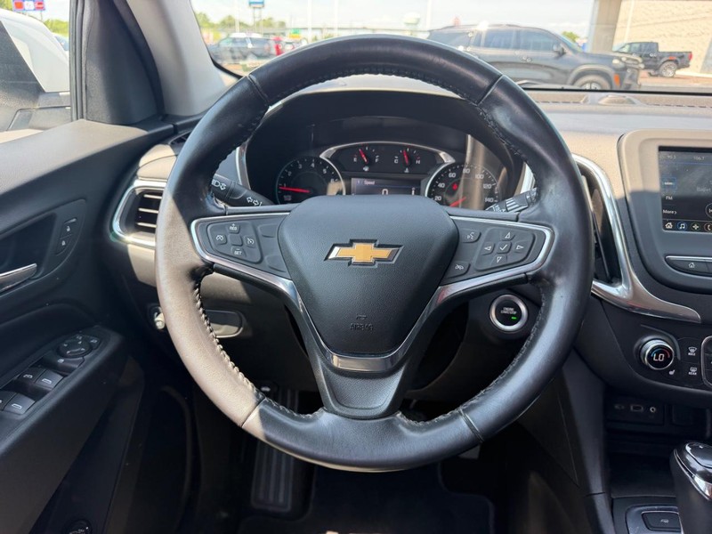 Chevrolet Equinox Vehicle Full-screen Gallery Image 12
