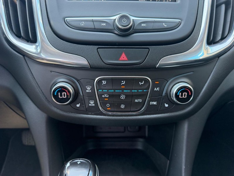 Chevrolet Equinox Vehicle Full-screen Gallery Image 16