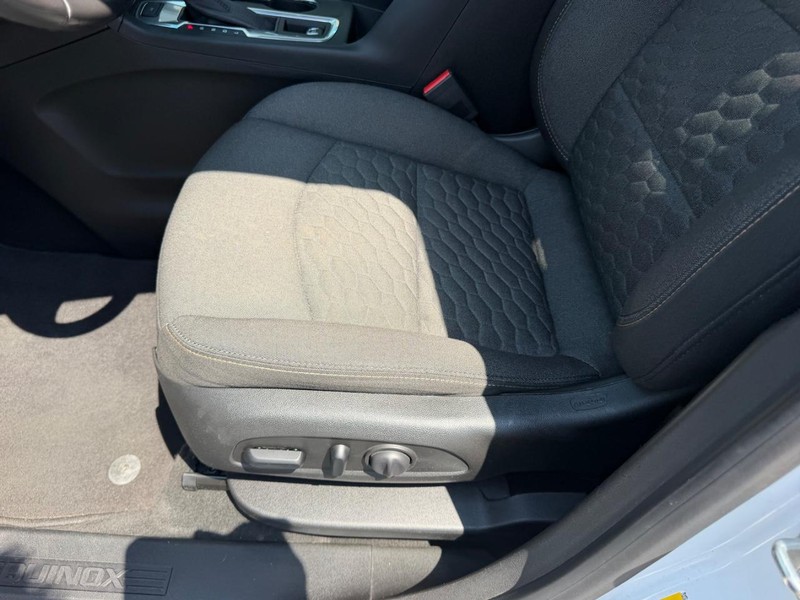 Chevrolet Equinox Vehicle Full-screen Gallery Image 20