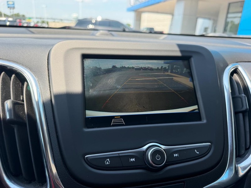 Chevrolet Equinox Vehicle Full-screen Gallery Image 23