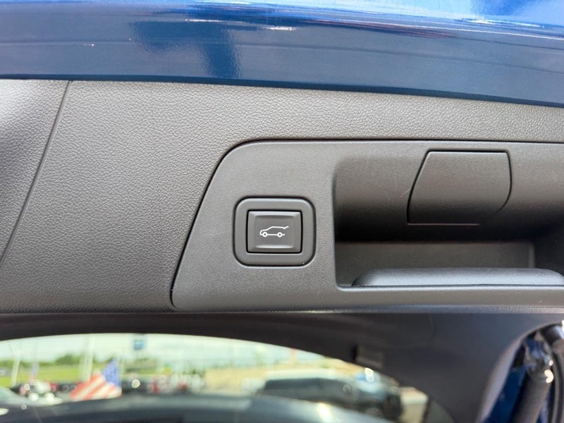 Buick Envision Vehicle Full-screen Gallery Image 08