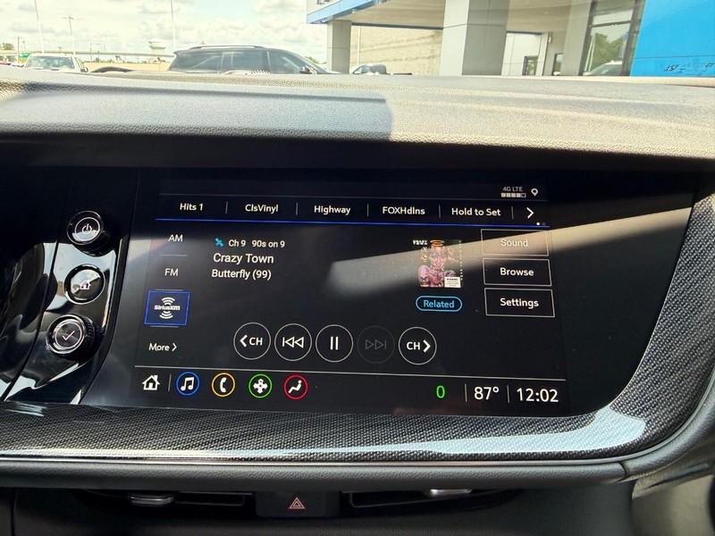 Buick Envision Vehicle Full-screen Gallery Image 15