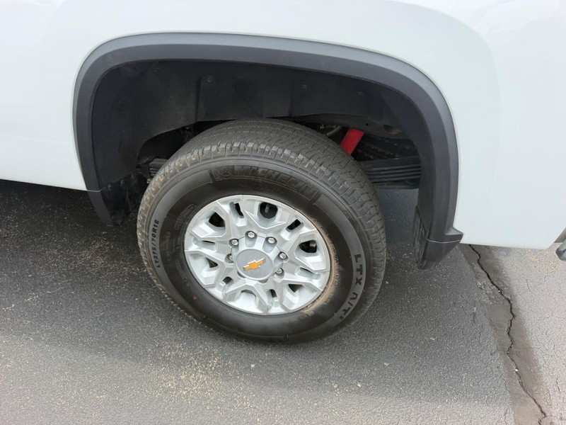 Chevrolet Silverado 2500HD Vehicle Full-screen Gallery Image 08