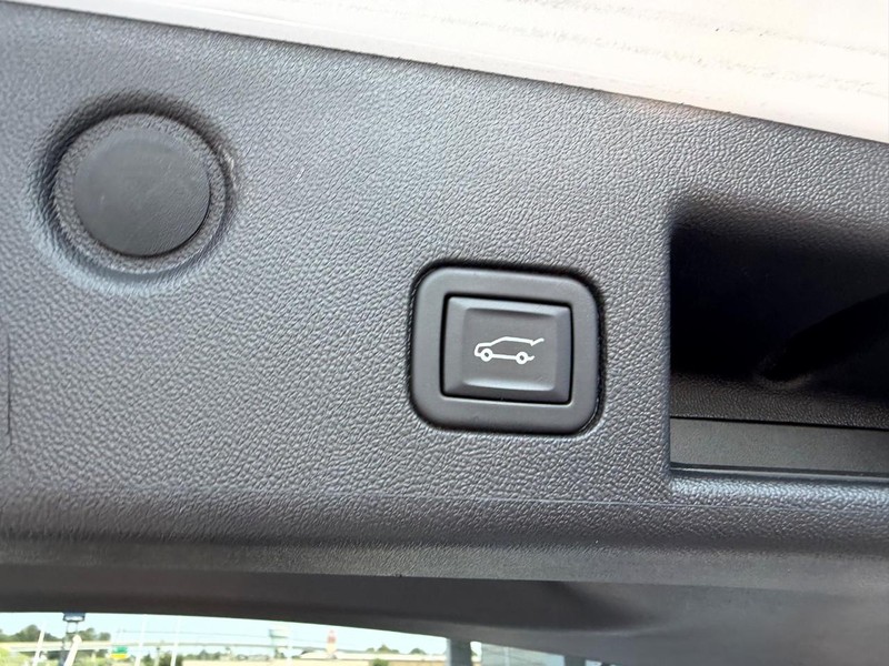 Chevrolet Equinox Vehicle Full-screen Gallery Image 08